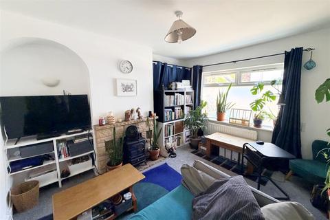 2 bedroom semi-detached house to rent, Wimborne