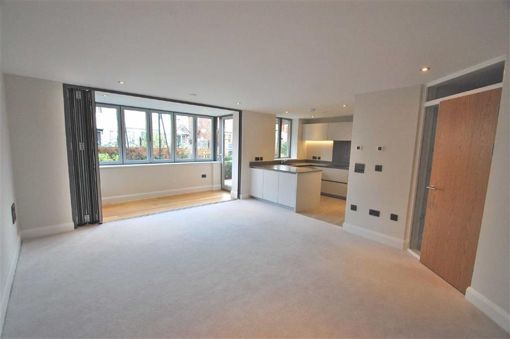 Maple Road, Bramhall, Cheshire 2 bed flat £1,500 pcm (£346 pw)