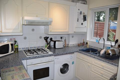 2 bedroom semi-detached house to rent, Poole, Dorset