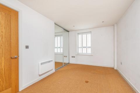 2 bedroom flat to rent - Staple Gardens, Winchester, SO23