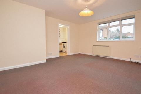 2 bedroom flat to rent, St Leonards Road, Windsor