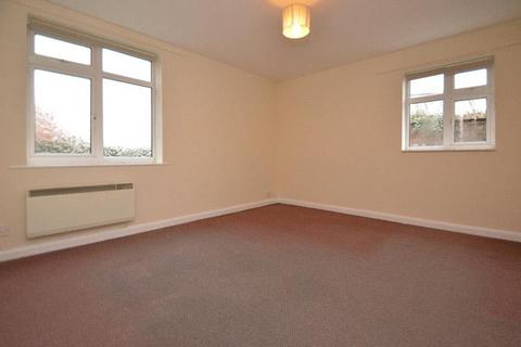 2 bedroom flat to rent, St Leonards Road, Windsor