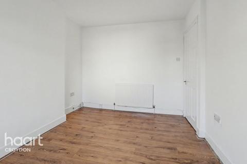 2 bedroom maisonette to rent, Ecclesbourne Road, Thornton heath