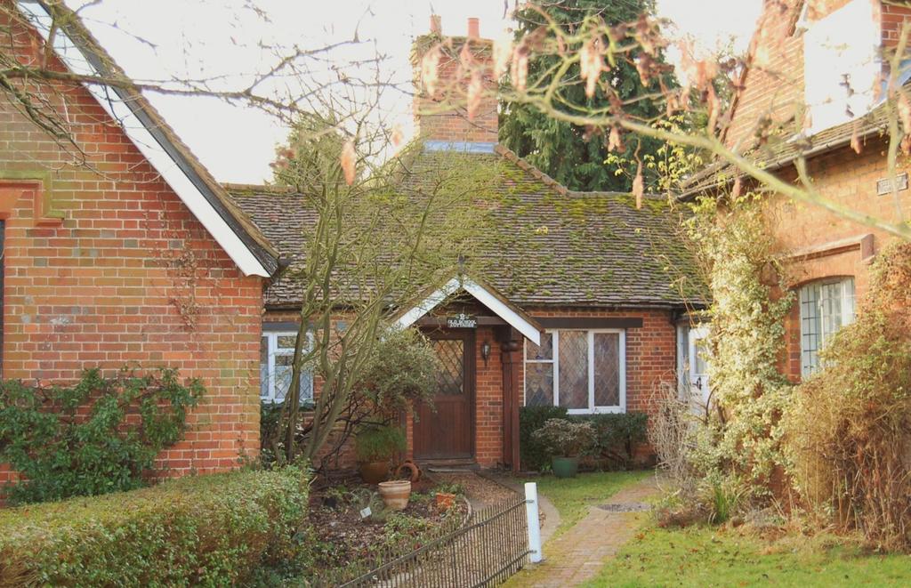 Old School Cottages, Stony Lane, Latimer, HP5 3 bed terraced house £