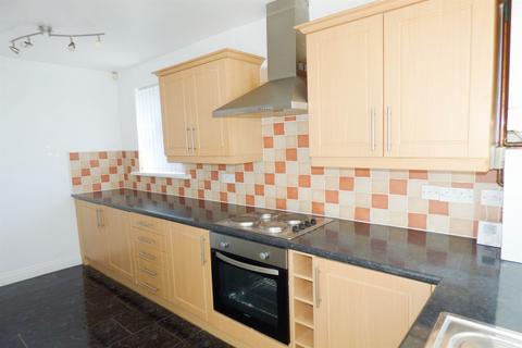 2 bedroom semi-detached house to rent, Bluebell Way, South Shields
