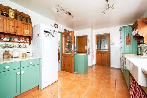 6 Brockleaze, Neston, Corsham, SN13 9TJ