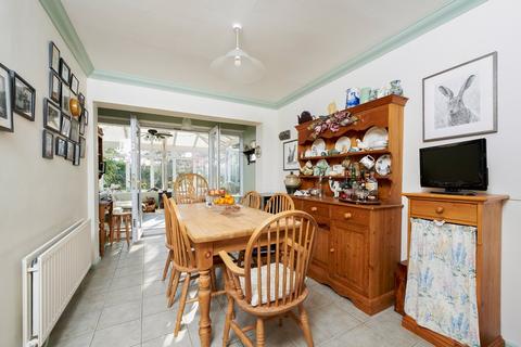 6 Brockleaze, Neston, Corsham, SN13 9TJ