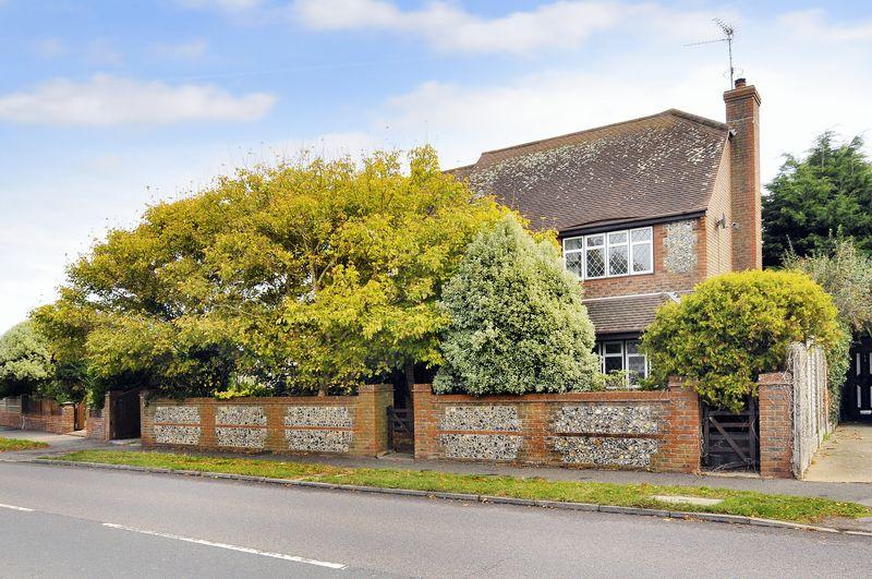 North Lane, East Preston 5 bed detached house £500,000