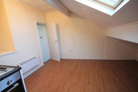 1 bedroom flat to rent, Cross Green Crescent, East End Park, Leeds, West Yorkshire, LS9