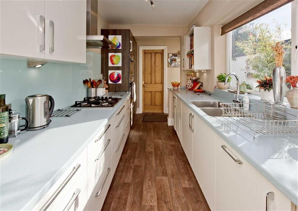 109, Limes Road, Tettenhall, Wolverhampton, West Midlands, WV6 2 bed