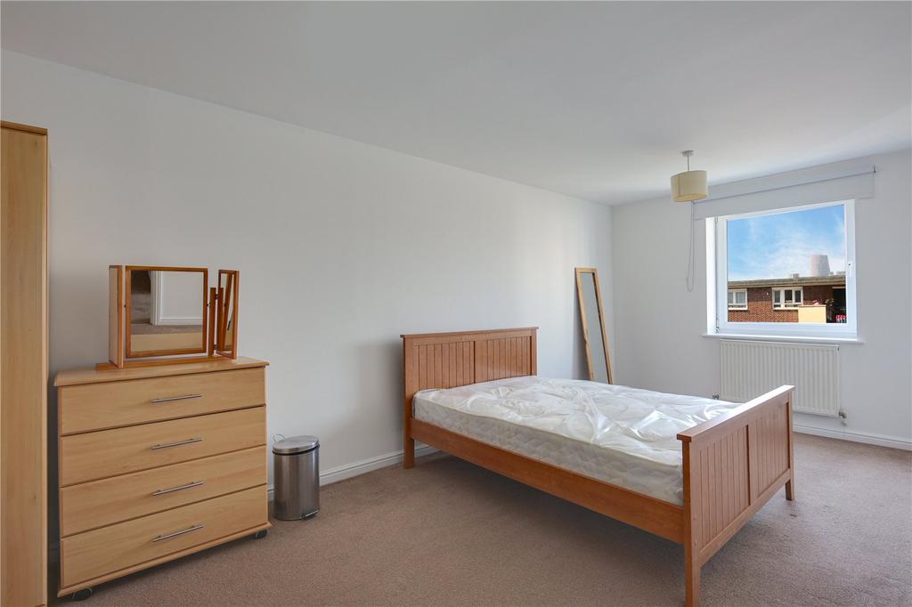 Apartment in Stratford - View 2