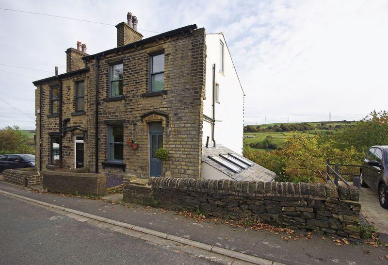 Rochdale Road, Ripponden, HX6 4JU 4 bed semidetached house £350,000