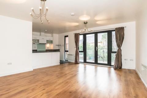3 bedroom apartment to rent, London N11