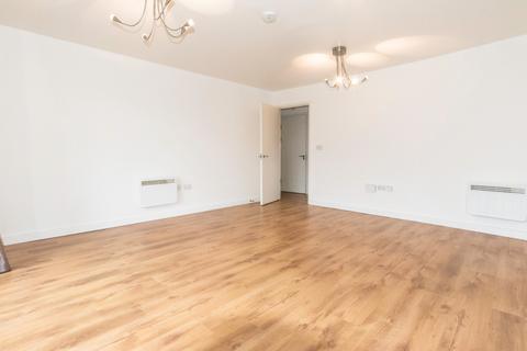 3 bedroom apartment to rent, London N11