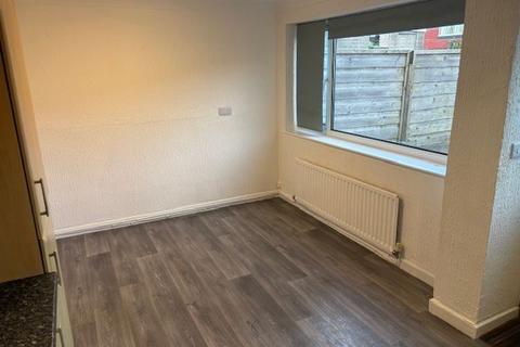 undefined, Ashbourne Close, Wardle, Rochdale - A WELL PRESENTED 3 BEDROOM TOWNHOUSE IN THE POPULAR WARDLE AREA