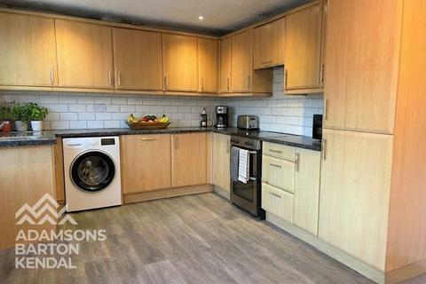 3 bedroom terraced house to rent, Ashbourne Close, Wardle, Rochdale - A WELL PRESENTED 3 BEDROOM TOWNHOUSE IN THE POPULAR WARDLE AREA