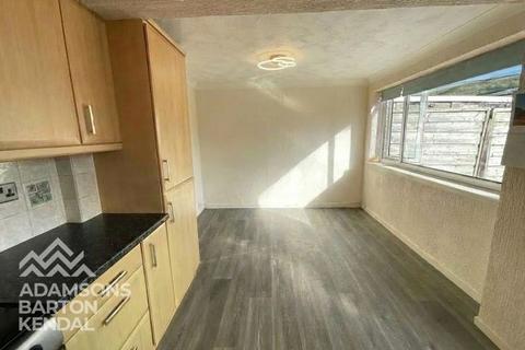 3 bedroom terraced house to rent, Ashbourne Close, Wardle, Rochdale - A WELL PRESENTED 3 BEDROOM TOWNHOUSE IN THE POPULAR WARDLE AREA