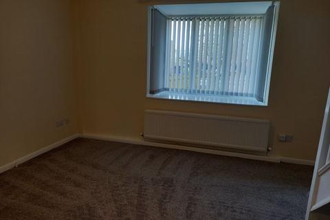 2 bedroom semi-detached house to rent, 54 College Close, Horncastle