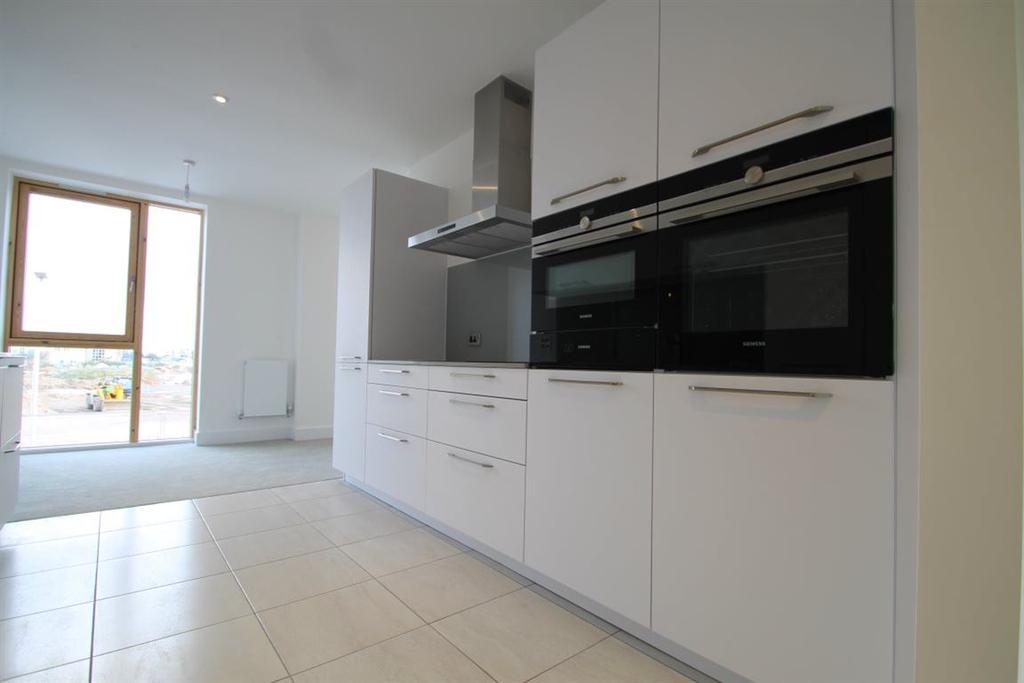 Cardiff Pointe, Cardiff Bay (4 BED) 4 bed house £1,650 pcm (£381 pw)