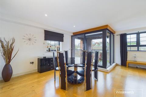 2 bedroom apartment to rent, St James Wharf, Forbury Road, Reading, Berkshire, RG1