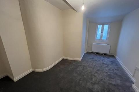 1 bedroom flat to rent, High Street, Barnstaple, EX31 1HP