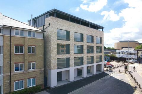 Studio to rent, Mallory House, 91 East Road, Cambridge
