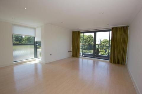2 bedroom apartment to rent, Churchill Court, 41 Madingley Road, Cambridge