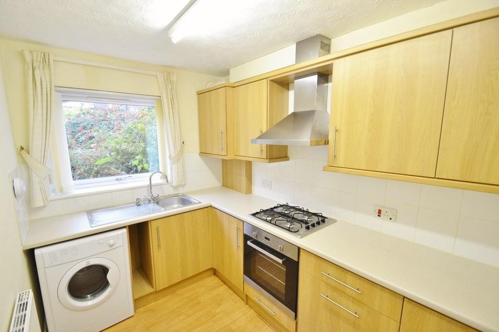 Corfe Mullen 1 bed flat to rent £900 pcm (£208 pw)