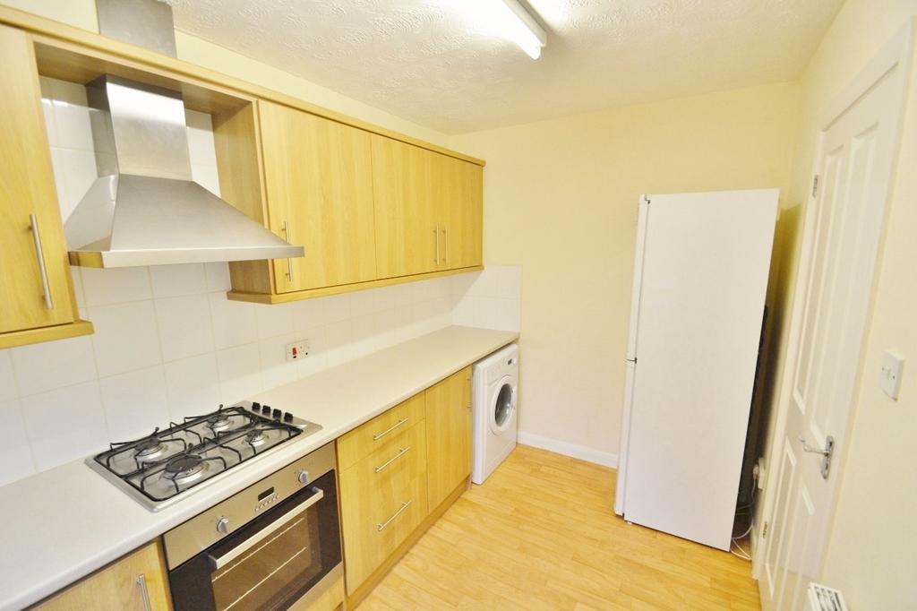 Corfe Mullen 1 bed flat to rent £900 pcm (£208 pw)
