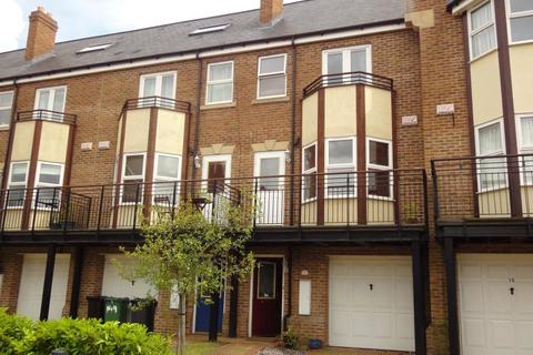 4 bedroom townhouse to rent, Thornbury Avenue, Far Headingley, Leeds, West Yorkshire