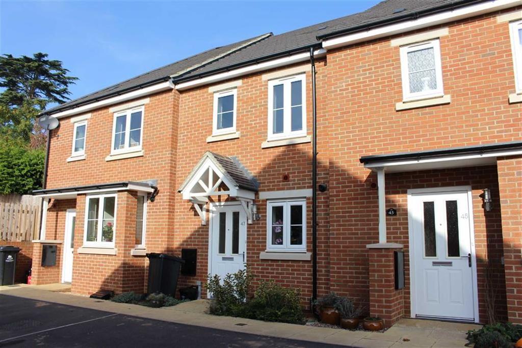 Drovers Way, Newent, Gloucestershire 2 bed terraced house £595 pcm (£