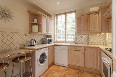 3 bedroom terraced house to rent, Frognal Hampstead Village NW3