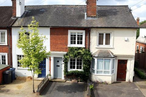 2 bedroom terraced house to rent, Kings Road, Godalming GU7