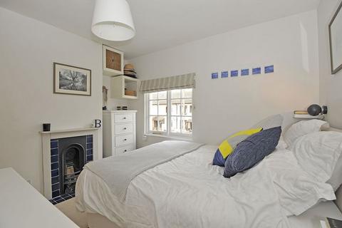 2 bedroom terraced house to rent, Kings Road, Godalming GU7