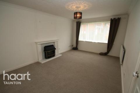 4 bedroom detached house to rent, Farriers Green
