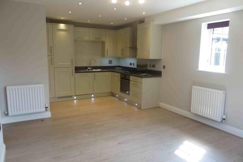 2 bedroom flat to rent, MAIDENHEAD, COOKHAM ROAD