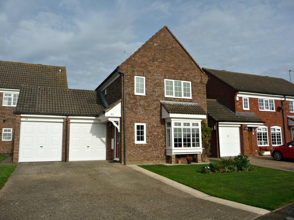Falcon View, Greens Norton 3 bed detached house £279,950