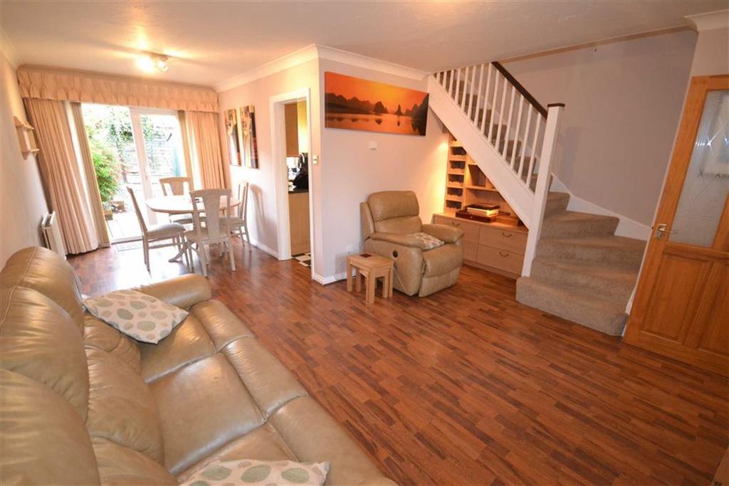 Leslie Park, BurnhamonCrouch, Essex 2 bed end of terrace house £235,000