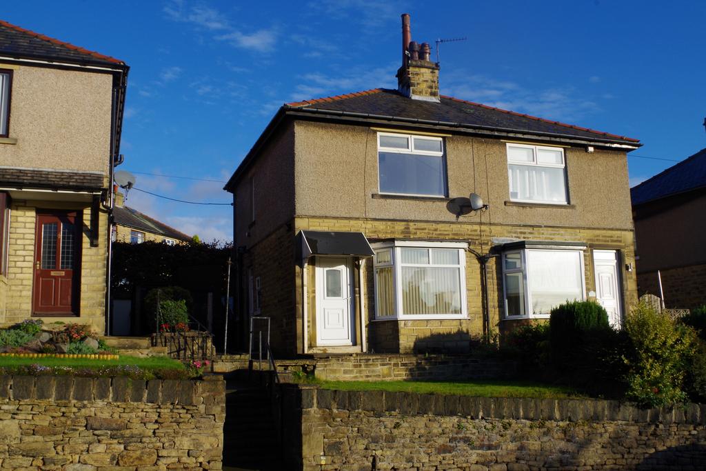 Rochdale Road, Greetland, Halifax HX4 2 bed semidetached house to rent £750 pcm (£173 pw)