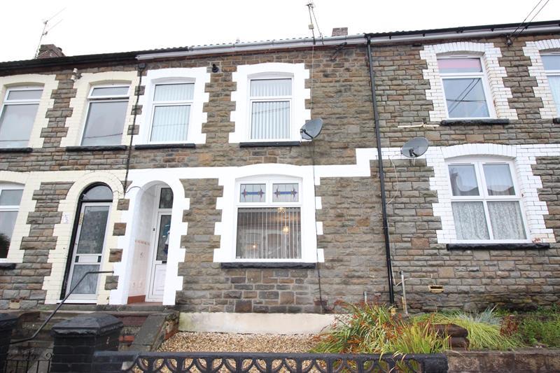 School Street, Llanbradach, Caerphilly 2 bed terraced house £475 pcm