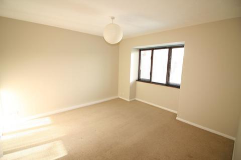 1 bedroom flat to rent - Station Road, Redhill