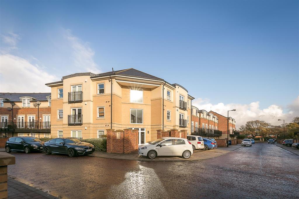 Grove Park Crescent, Gosforth, Newcastle upon Tyne 2 bed flat £230,000