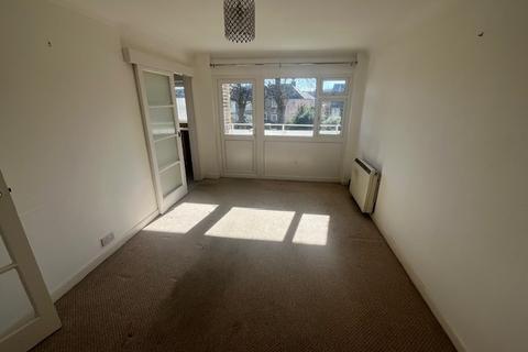 1 bedroom flat to rent, Carisbrooke Road, Newport, Isle Of Wight, PO30