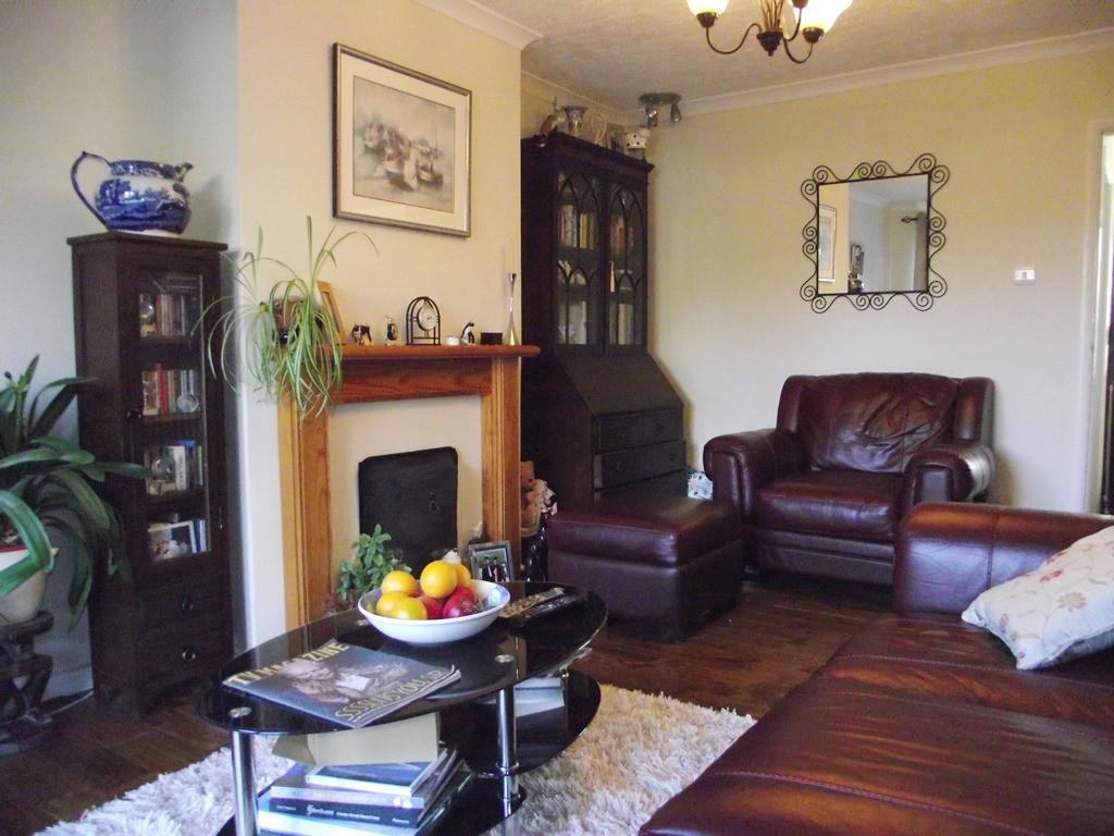 Falcon View, Greens Norton 3 bed semidetached house £265,000