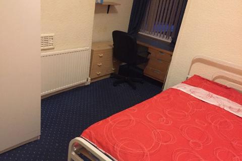undefined, Kensington Avenue (Bills included), Victoria Park, Manchester M14
