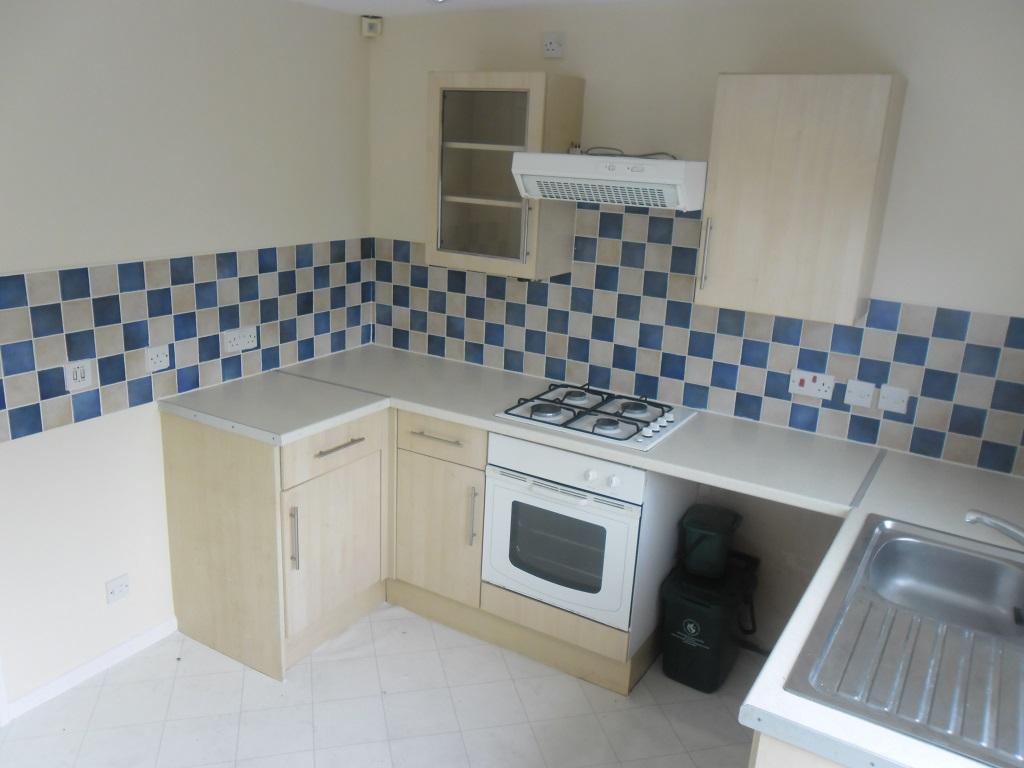 Rhodfa'r Dryw, Parc Gwernfadog, SA6 6SS 2 bed end of terrace house £