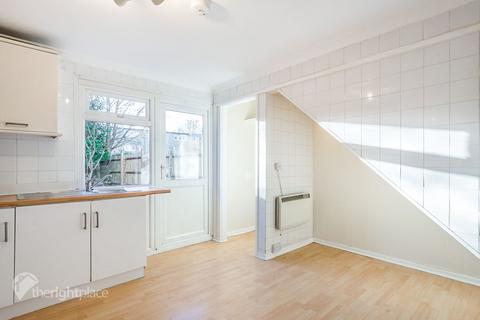 4 bedroom terraced house to rent, Langland Road, Netherfield, Milton Keynes