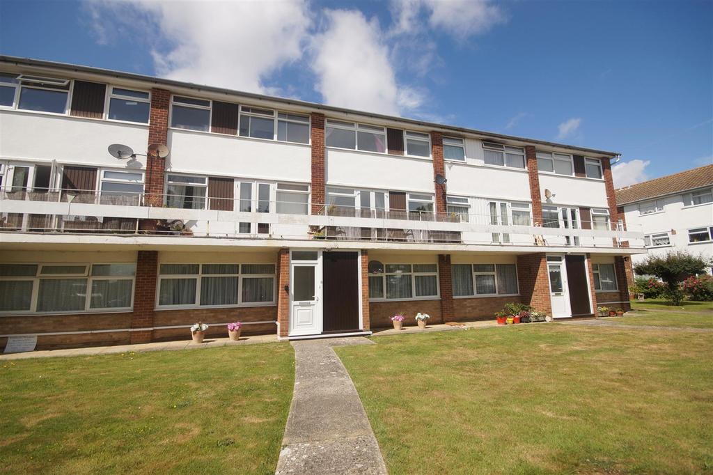 St Thomas Court, Pagham 2 bed apartment £800 pcm (£185 pw)
