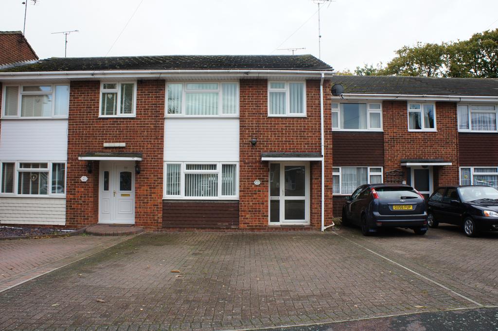 St Lawrence Gardens, LeighonSea SS9 3 bed terraced house £274,950