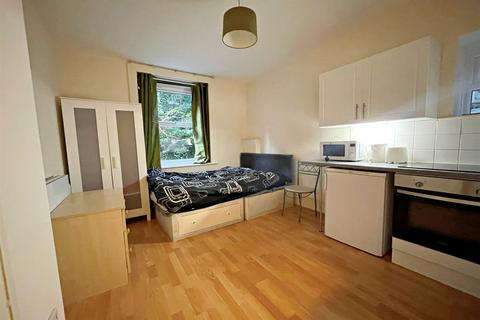 Studio to rent, Bournemouth